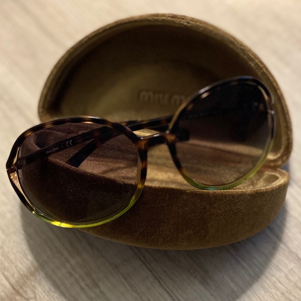 Miu Miu Sunglasses 🕶